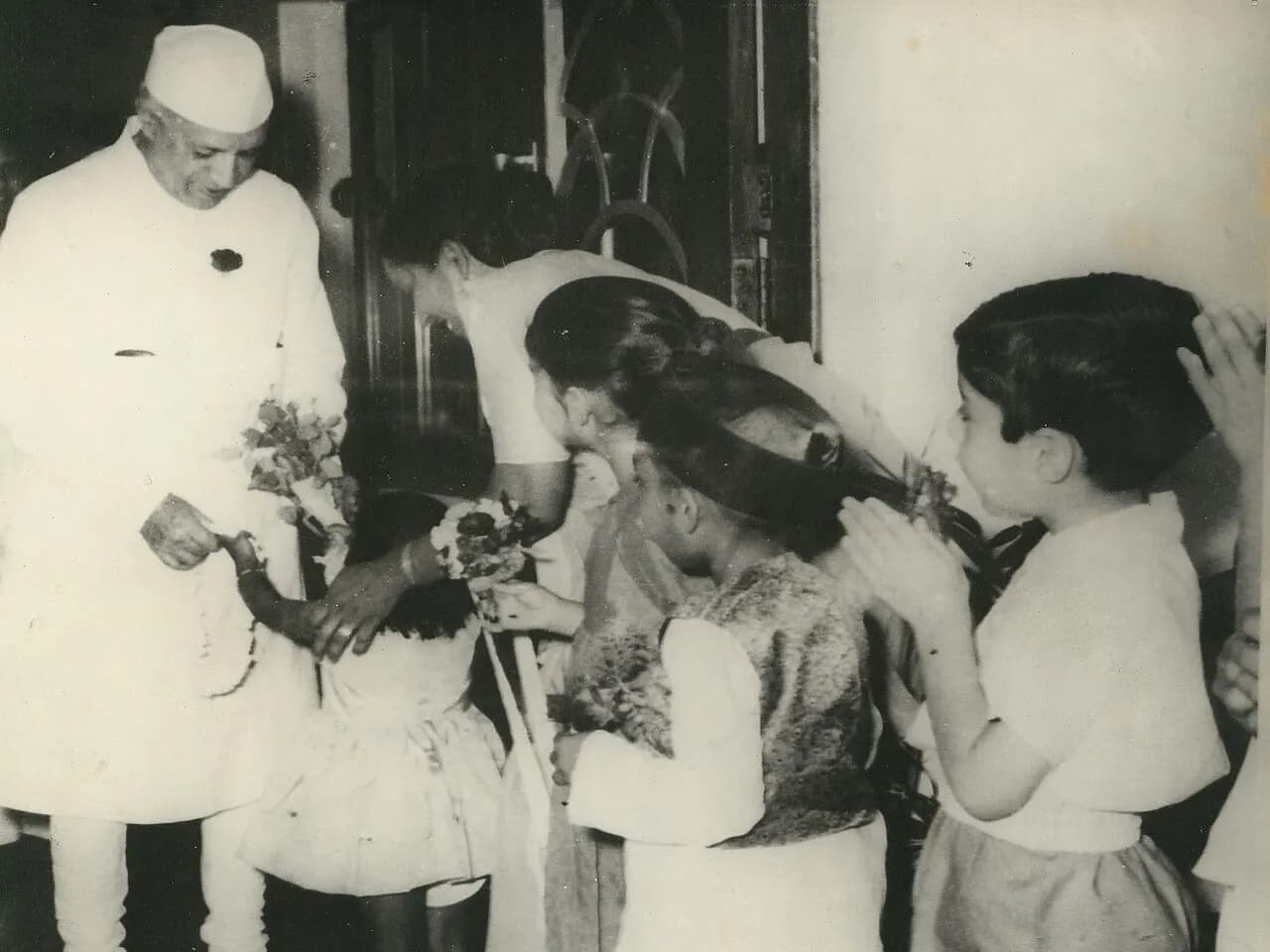 Jawaharlal Nehru with school children at St Peter's School(Erstwhile Benachity High School), Durgapur