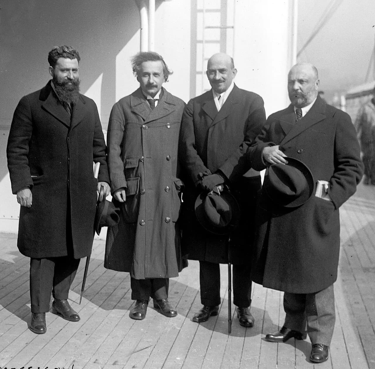 Mossessohn, [Albert] Einstein, [Chaim] Weizmann and Ussischkin [Ussishkin].